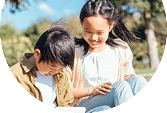 小学生男の子と女の子